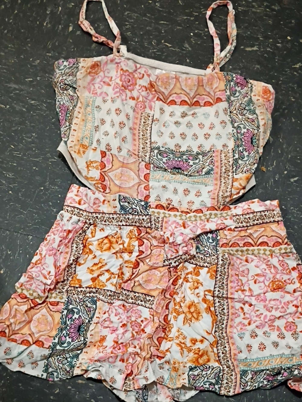 No Boundaries Pink & Orange Patchwork Tank and Shorts Set Size Medium -b10